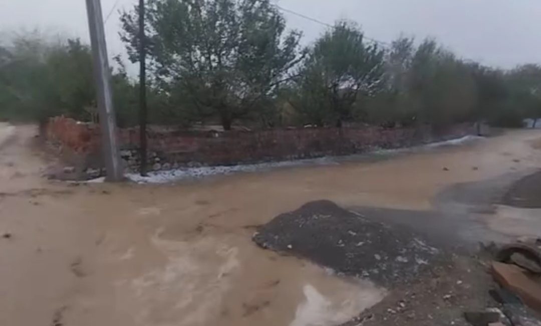 TOKAT’IN TURHAL İLÇESİNDE ETKİLİ OLAN SAĞANAK VE DOLU SONRASI YOLLAR