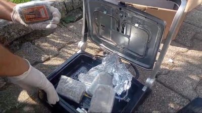 SAMSUN'DA JANDARMA EKİPLERİ BİR ARACIN BAGAJINDAKİ TOST MAKİNESİ İÇİNE GİZLENMİŞ