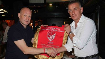 YEMEK KARŞILIKLI HEDİYE TAKDİMLERİ İLE SONA ERDİ.