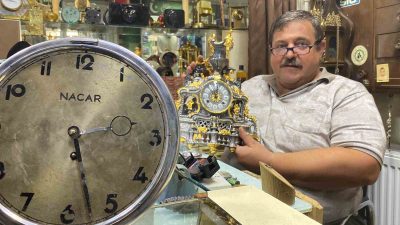 KONYA'DA 10 YAŞINDA BAŞLADIĞI SAAT TAMİRİNİ YAKLAŞIK YARIM ASIRDIR DEVAM