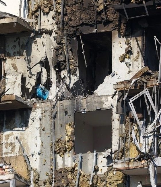 RUSYA, UKRAYNA TARAFINDAN DRONLARLA GERÇEKLEŞTİRİLEN SALDIRIDA SÖYLEYEREK 46 YAŞINDAKİ BİR