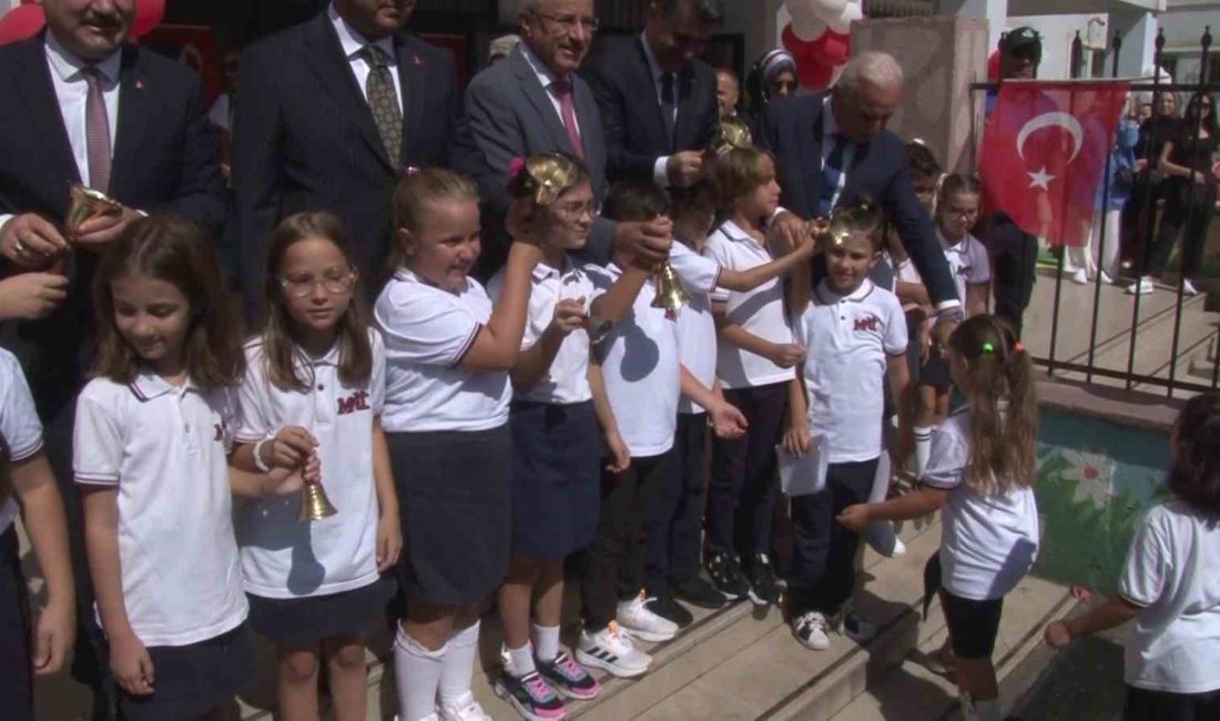 ÜMRANİYE’DE ÖĞRENCİLER İÇİN DERS ZİLİ ÇALDI, YENİ EĞİTİM ÖĞRETİM YILI