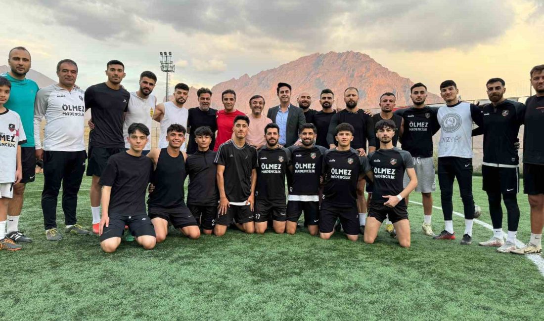 ÜNLÜ TİYATRO VE SİNEME OYUNCUSU ERSİN KORKUT, YILLAR ÖNCE KAPTANLIĞINI