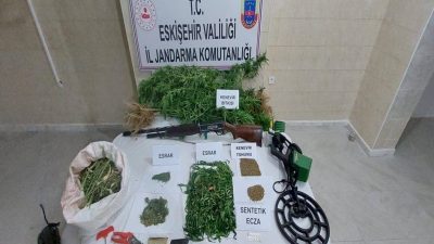 966 GRAM ESRAR, 53 KÖK KENEVİR, 504 GRAM KENEVİR TOHUMU,