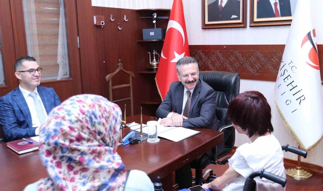 ESKİŞEHİR VALİSİ HÜSEYİN AKSOY, VATANDAŞLARIN TALEP VE SORUNLARINA ÇÖZÜM BULMAK