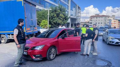 İSTANBUL ESENYURT’TA YENİ EĞİTİM ÖĞRETİM YILININ İLK GÜNÜNDE POLİS EKİPLERİ