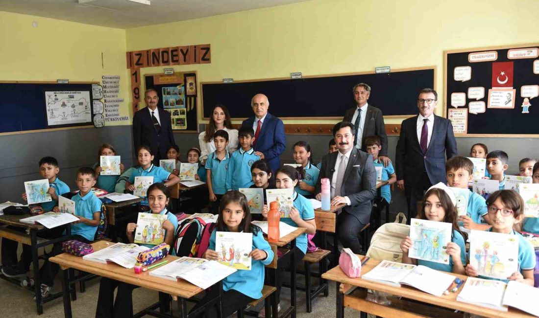 YENİŞEHİR’DE OKULA BAŞLAYAN ÇOCUKLARI YENİŞEHİR KAYMAKAMI OSMAN ASLAN CANBABA VE