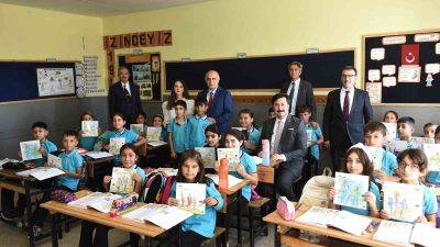 YENİŞEHİR’DE OKULA BAŞLAYAN ÇOCUKLARI YENİŞEHİR KAYMAKAMI OSMAN ASLAN CANBABA VE