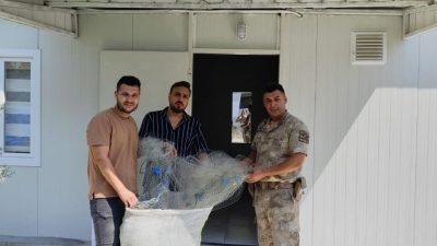 HATAY’DA MİSİNA TRATA AĞLA AVLANAN VE ONLARCA BALIĞININ ÖLÜMÜNE SEBEP