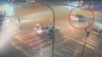 16 YAŞINDAKİ KIZIN YARALANDIĞI KAZA ANI KAMERAYA BÖYLE YANSIDI