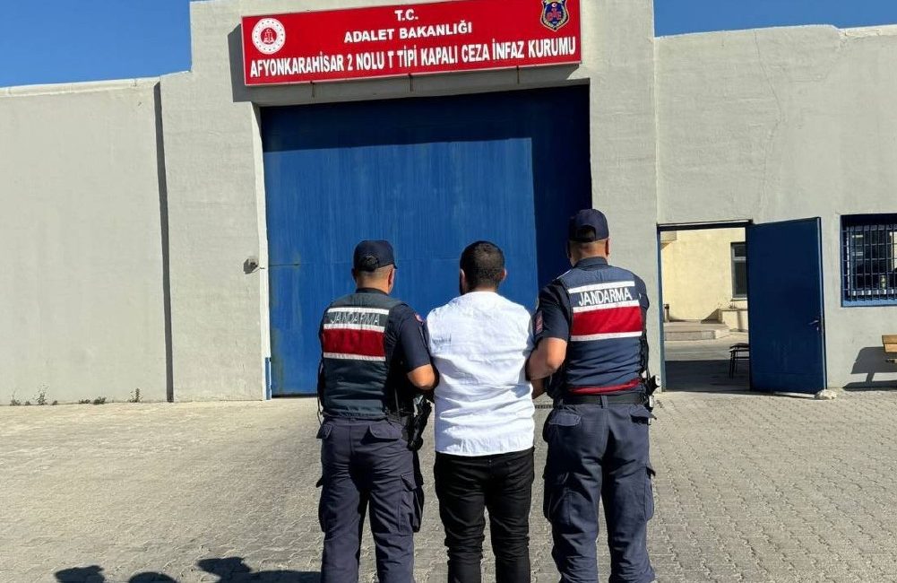 AFYONKARAHİSAR’DA 18 AYRI SUÇ KAYDI BULUNAN VE 14 YIL 10