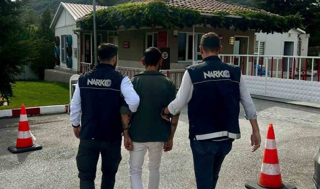 BİLECİK’TE 2 YILA ÇARPTIRILMIŞ HAPİS CEZASI İLE ARANAN ŞAHIS EMNİYET