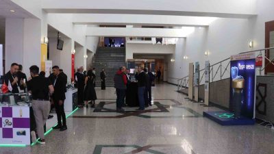 İNÖNÜ ÜNİVERSİTESİ’NDE DÜZENLENEN 3. ULUSAL DİŞ HEKİMLİĞİ KONGRESİNDE DİŞ HEKİMLİĞİ