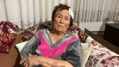 AFYONKARAHİSAR’DA 66 YAŞINDAKİ BİR KADIN BAHÇESİNE GİREN KÖPEKLER YÜZÜNDEN TARTIŞTIĞI