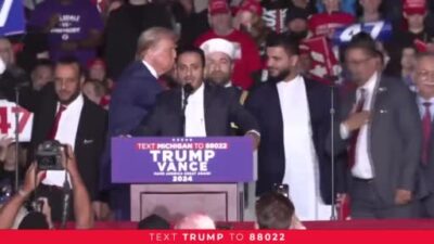 ABD Başkan adayı Donald Trump, Michigan eyaletindeki kampanya mitinginde ağırladığı