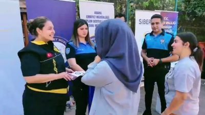 ADANA EMNİYET MÜDÜRLÜĞÜ ÖĞRENCİLERİ TERÖR VE İNTERNET KONUSUNDA HEM SÖZLÜ