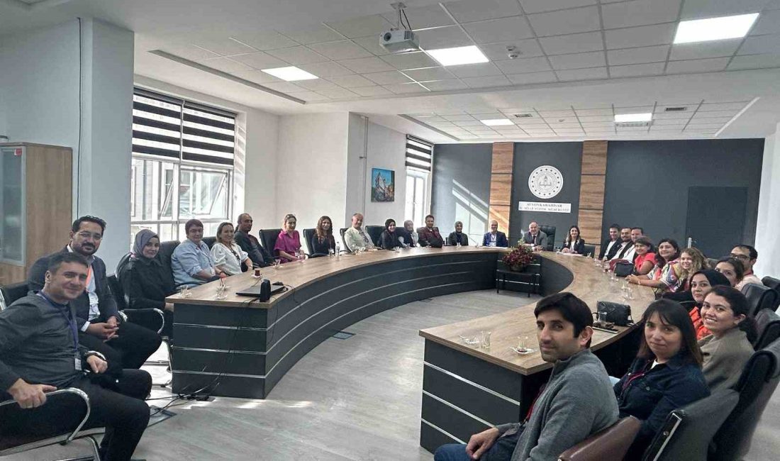 AFYONKARAHİSAR’DA HAREZMİ EĞİTİM MODELİ ÖĞRETMEN EĞİTİMLERİ BAŞLADI