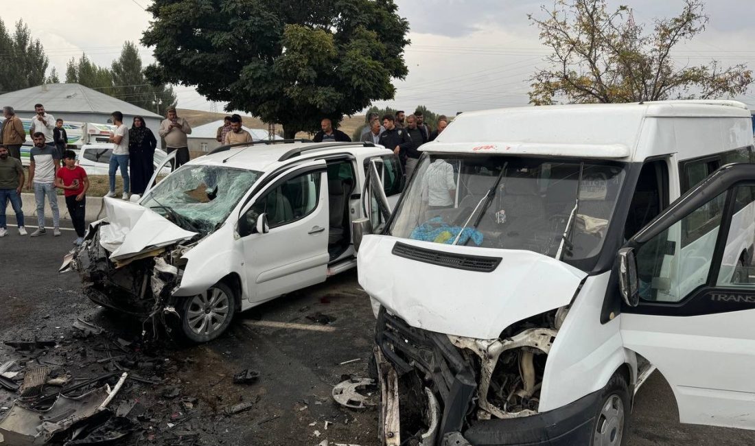 PATNOS'TA TRAFİK KAZASI: 10 YARALI