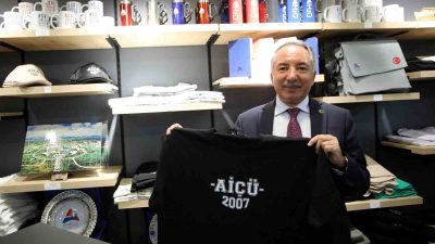 AİÇÜ STORE AÇILDI