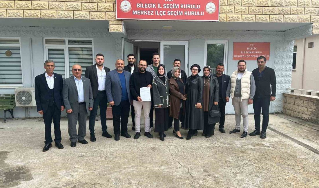 AK PARTİ İLÇE BAŞKANLIĞINA SEÇİLEN SERVET YILMAZ MAZBATASINI ALDI