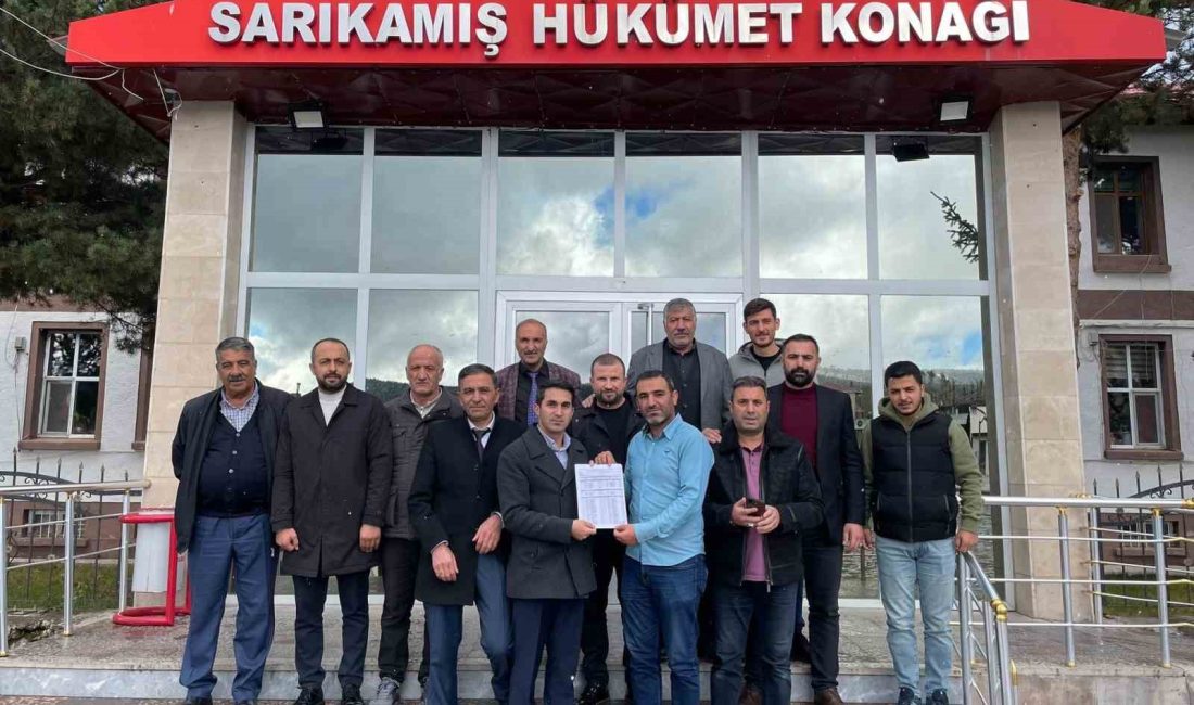 AK PARTİ SARIKAMIŞ İLÇE BAŞKANI KENAN DOĞAN MAZBATASINI ALDI
