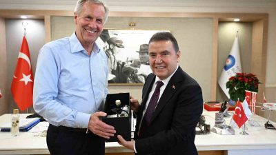 ALMANYA FEDERAL CUMHURİYETİ ESKİ CUMHURBAŞKANI VE TÜRKİYE-ALMANYA EKONOMİ KONSEYİ EŞ