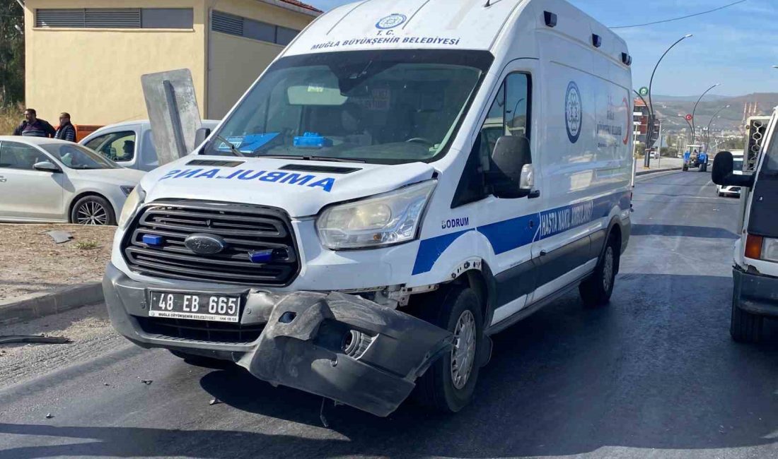 YATAĞAN’DA AMBULANS VE OTOMOBİL ÇARPIŞTI