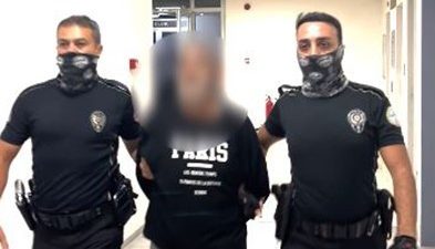 ANTALYA’DA BİR ŞAHIS, POLİS TARAFINDAN YAPILAN KİMLİK KONTROLÜ SIRASINDA KARDEŞİNE