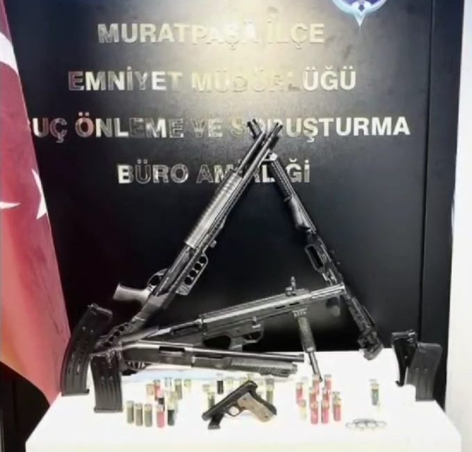 ANTALYA EMNİYET MÜDÜRLÜĞÜ’NE BAĞLI EKİPLERİ TARAFINDAN DÜZENLENEN EŞ ZAMANLI OPERASYONDA,