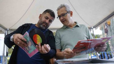 ANTALYA BÜYÜKŞEHİR BELEDİYESİ, ANTİKA VE NOSTALJİ TUTKUNLARINI KARAALİOĞLU PARKI’NA DÜZENLEDİĞİ