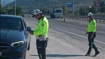 ARAÇ SÜRÜCÜLERİNE BİR GÜNDE 434 BİN 529 TL TRAFİK İDARİ