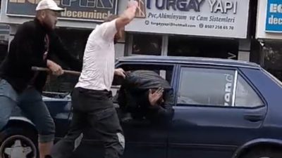 AFYONKARAHİSAR’DA YOL VERME TARTIŞMASINDAN ÇIKAN KAVGADA 3 KİŞİ ARACIN CAMINDAN