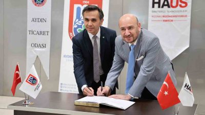 HAKKI GÖZLÜKLÜ (SİYAH CEKETLİ) HAKAN ÜLKEN