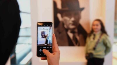 ATATÜRK’ÜN EN ÖZEL FOTOĞRAFLARI OSMANGAZİ’DE SERGİLENİYOR