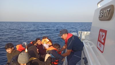 AYDIN’DA 18 DÜZENSİZ GÖÇMEN KURTARILDI