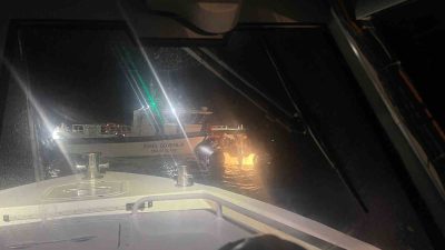 ÇANAKKALE’NİN AYVACIK İLÇESİ AÇIKLARINDA SAHİL GÜVENLİK KOMUTANLIĞI EKİPLERİNCE LASTİK BOT