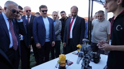 BAHÇELİEVLER’DE İSTANBUL BİLİM ŞENLİĞİ BAHÇELİEVLER’DE BAŞLADI. ŞENLİKTE BİLİM VE TEKNOLOJİ