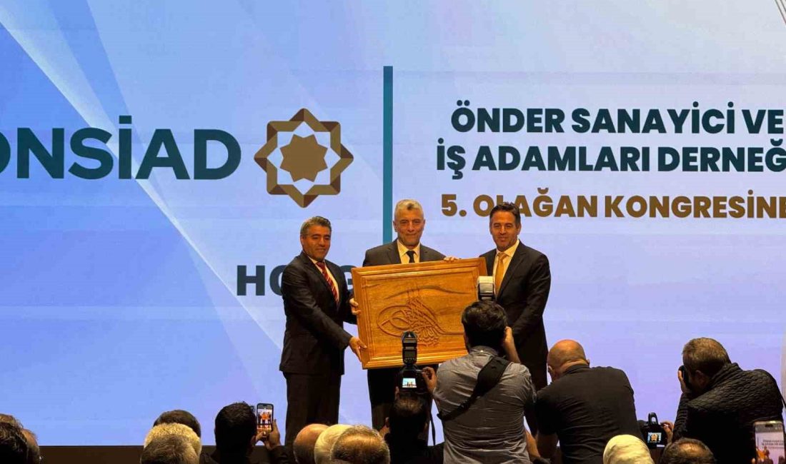 TİCARET BAKANI ÖMER BOLAT, DEPREM BÖLGESİNİN YENİDEN İMARI İÇİN ÇOK