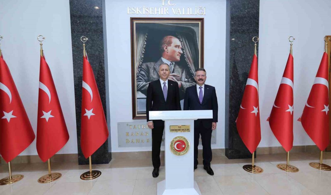 ESKİŞEHİR'DE KATILDIĞI TOPLANTIDA AÇIKLAMALARDA BULUNAN İÇİŞLERİ BAKANI ALİ YERLİKAYA, PROGRAM