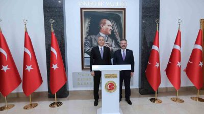 ESKİŞEHİR'DE KATILDIĞI TOPLANTIDA AÇIKLAMALARDA BULUNAN İÇİŞLERİ BAKANI ALİ YERLİKAYA, PROGRAM