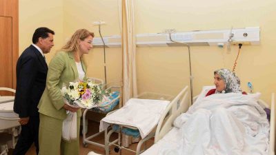 BAKIRKÖY BELEDİYE BAŞKANI DOÇ. DR. AYŞEGÜL OVALIOĞLU METROBÜSTE DOĞAN BEBEĞİ