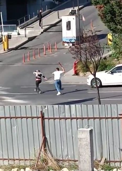 İSTANBUL BAŞAKŞEHİR'DE ARALARINDA ALACAK, VERECEK MESELESİ OLAN İKİ KİŞİ ARASINDA