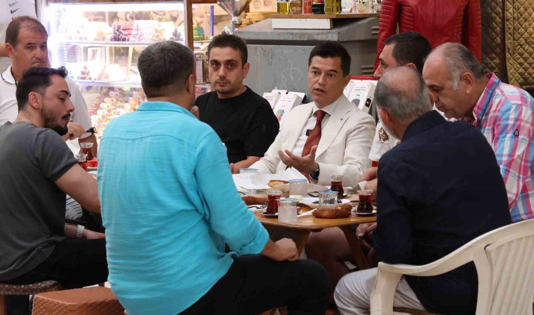 MARMARİS BELEDİYE BAŞKANI ACAR ÜNLÜ, KENDİSİNİ DAVET EDEN KAPALI ÇARŞI