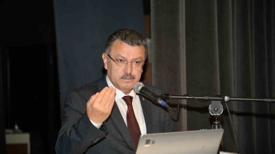 PANELİN AÇILIŞINDA KONUŞAN BAŞKAN AHMET METİN GENÇ