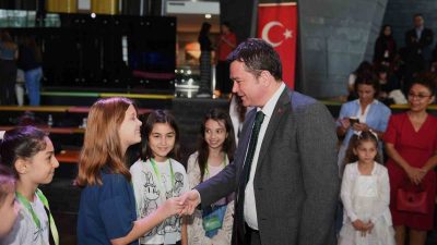 BAŞKAN AYDIN DÜNYA KIZ ÇOCUKLARI GÜNÜ’NÜ PASTA KESEREK KUTLADI