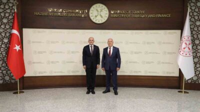 Bursa Büyükşehir Belediye Başkanı Mustafa Bozbey, Hazine ve Maliye Bakanı