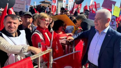 Bursa Büyükşehir Belediye Başkanı Mustafa Bozbey, CHP’nin düzenlediği ‘Teröre ve