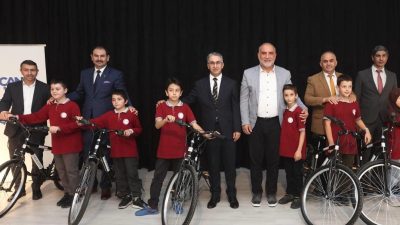 CANİK BELEDİYE BAŞKANI İBRAHİM SANDIKÇI, EĞİTİME YÖNELİK PROJELERLE ÖĞRENCİLERE DESTEK