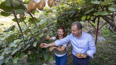 MERSİN BÜYÜKŞEHİR BELEDİYE BAŞKANI VAHAP SEÇER, EŞİ MERAL SEÇER İLE