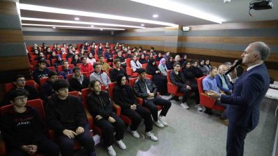 HER HAFTA FARKLI BİR OKULDA “GENÇ BAKIŞ” PROGRAMLARI KAPSAMINDA ÖĞRENCİLERLE